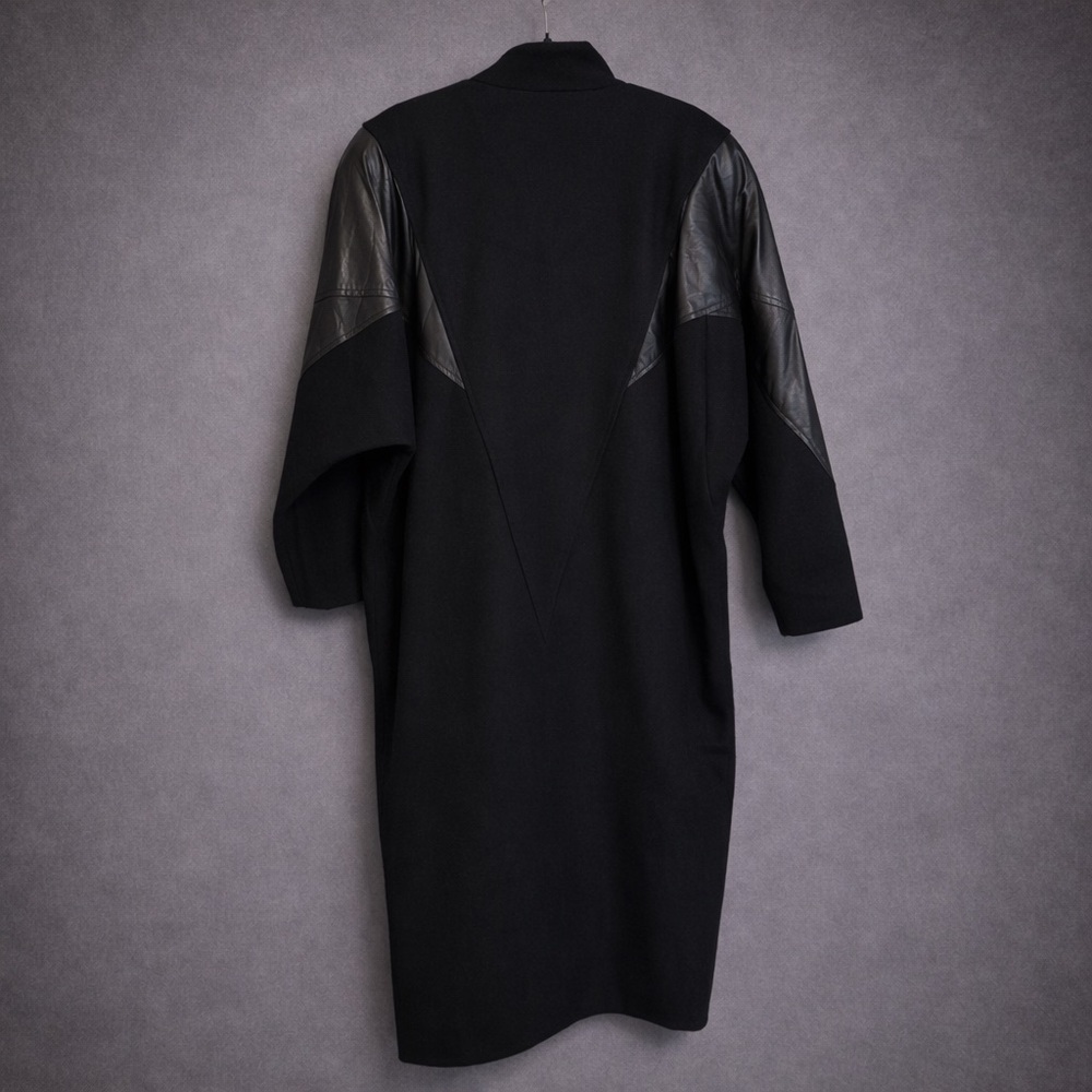 Vintage Le Château Wool Coat w/ Leather Shoulders | Made in Canada (circa 1990s) - Picture 2 of 3